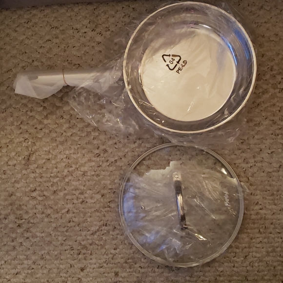 Parini 9.5" Chicken Fryer with Lid - Picture 8 of 10